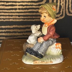 Charming Boy and Dog Figurine - Multicolor